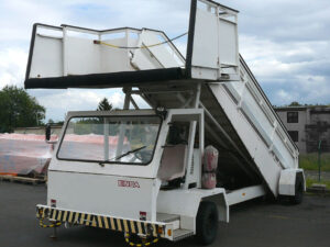 Einsa EDU Wide (GSE-Id 00716) self propelled passenger stairs